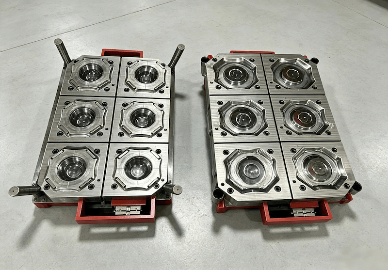 two‑plate vs three‑plate molds